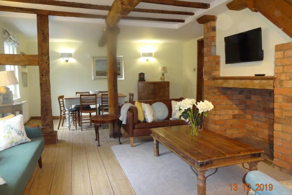 Lovely Old Cottage Stratford-upon-Avon Buitenkant foto